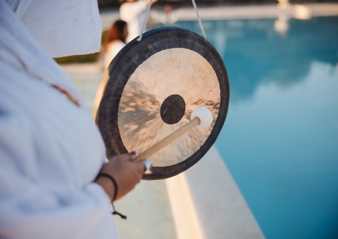 Die wohltuenden Frequenzen des Gongs spüren