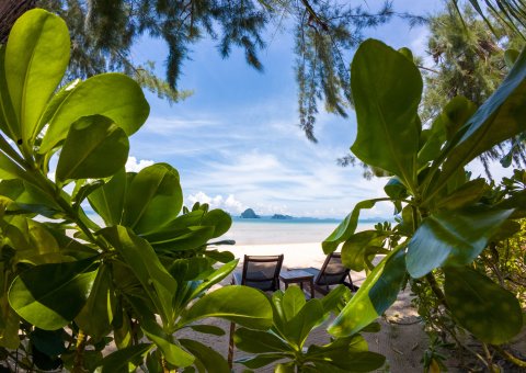 Ein erholsamer Tag am weißen Sandstrand