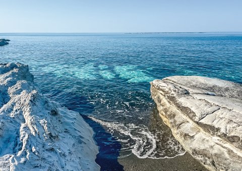 Den weiten Blick über das Meer genießen