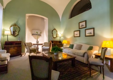 Gemütliche Sitzecke im Palazzo Belmonte
