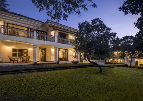 Das Ayurveda Resort bei Nacht