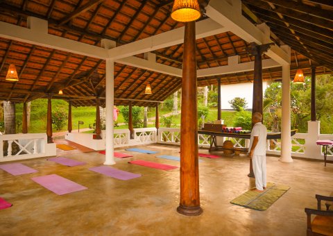 Ihre Ayurveda-Kur wird durch Yoga-Einheiten ergänzt