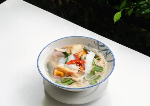 Die frische thailändische Küche probieren