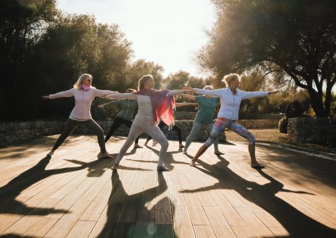 Die Yoga-Plattform im Garten der Finca