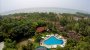 Das Poovar Island Resort in Kerala ist Umgeben von Palmen und liegt zwischen Ozean und Backwaters